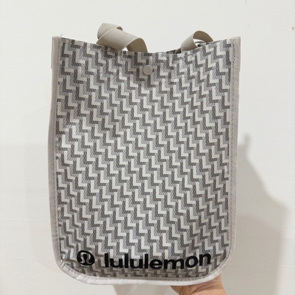 Lululemon Gray Tote Bag（gift bag)